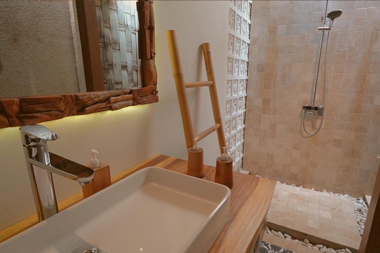Pera One Villas Τζίλι Τραγουανγκάν Εξωτερικό φωτογραφία